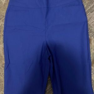 Chicos size 10 so slimming Brigitte slim leg capris